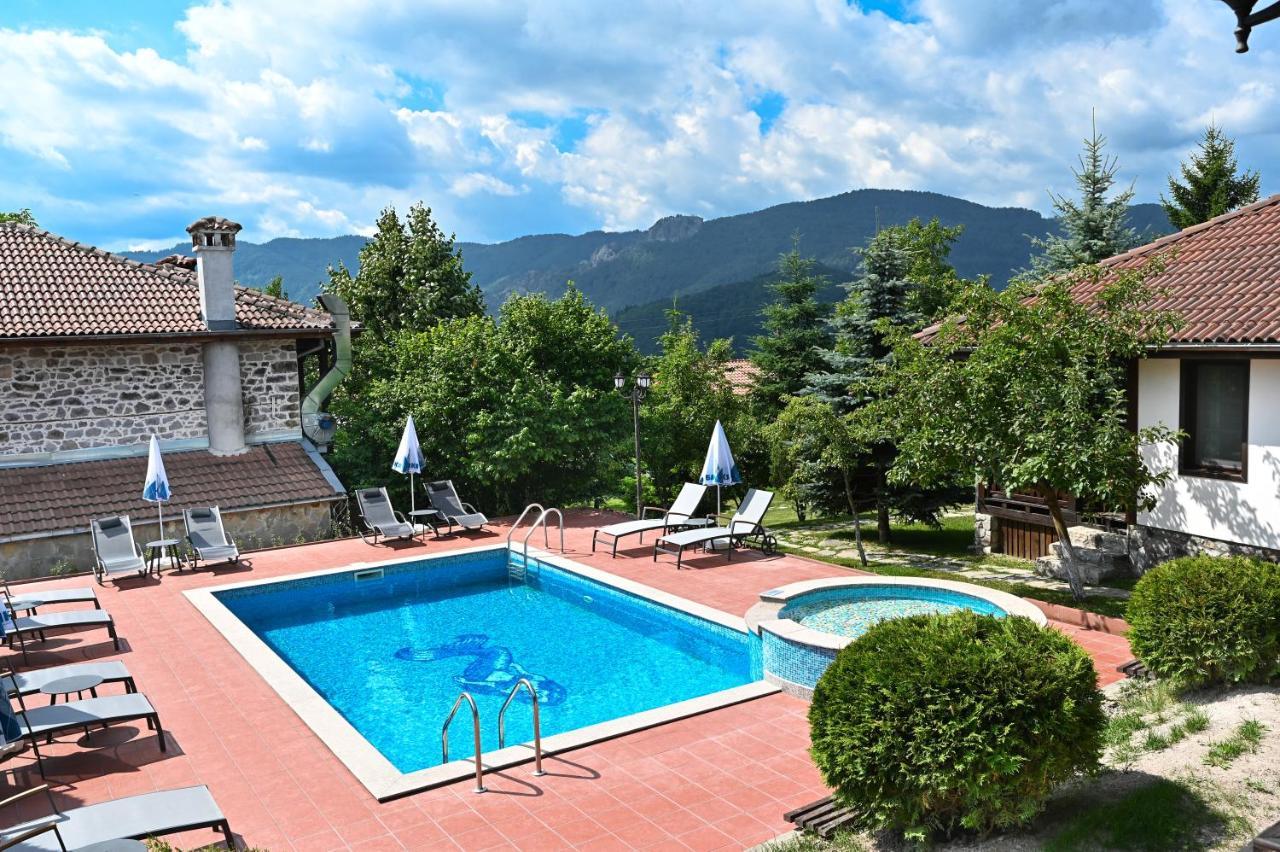 Rhodopes Legends Hotel Vrata Exterior photo