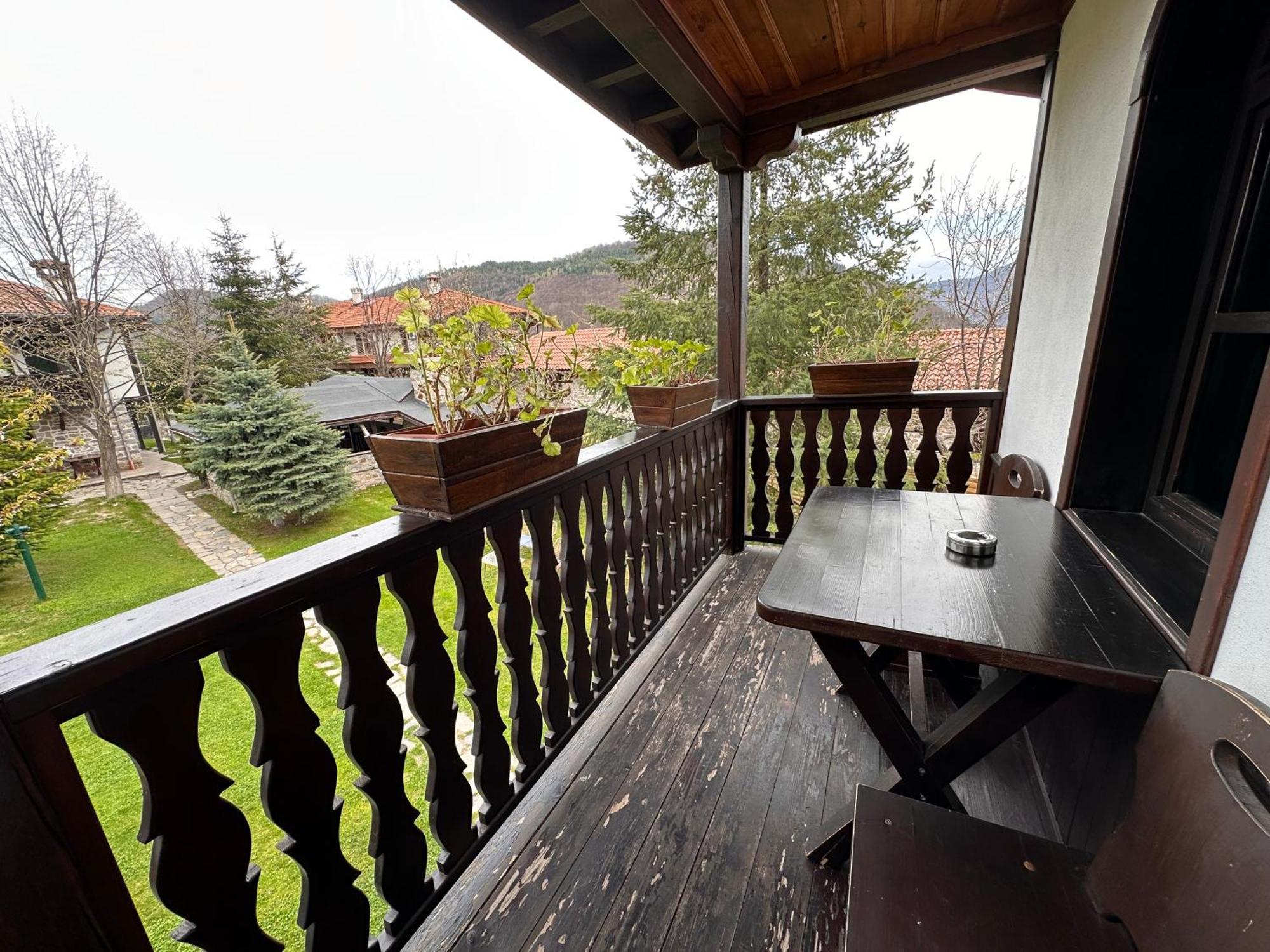 Rhodopes Legends Hotel Vrata Exterior photo